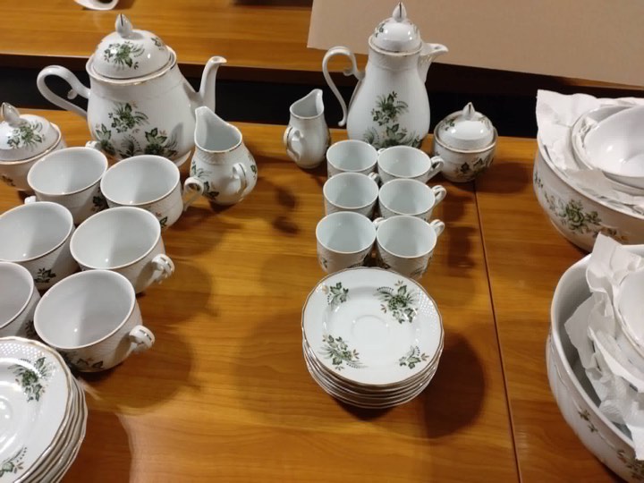 Zöld mintás porcelán kávéskészlet
